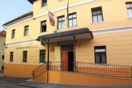 GLASBENA ŠOLA CERKNICA NAPIS FOTO BOŠTJAN OTONIČAR (2)